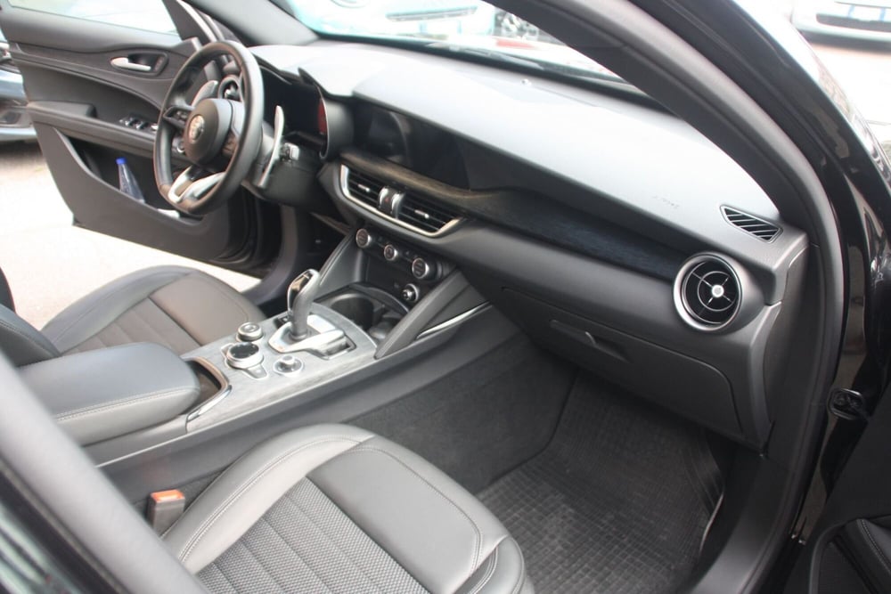 Alfa Romeo Stelvio usata a Catania (14)