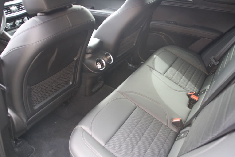 Alfa Romeo Stelvio usata a Catania (17)