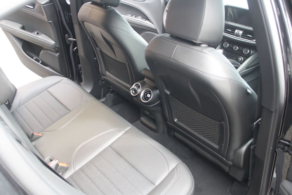 Alfa Romeo Stelvio usata a Catania (18)