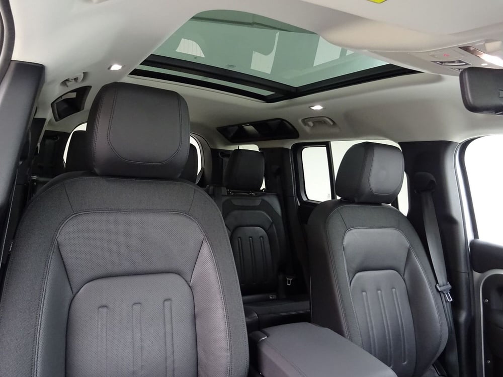 Land Rover Defender usata a Como (11)