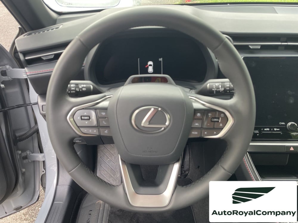 Lexus LBX usata a Roma (12)