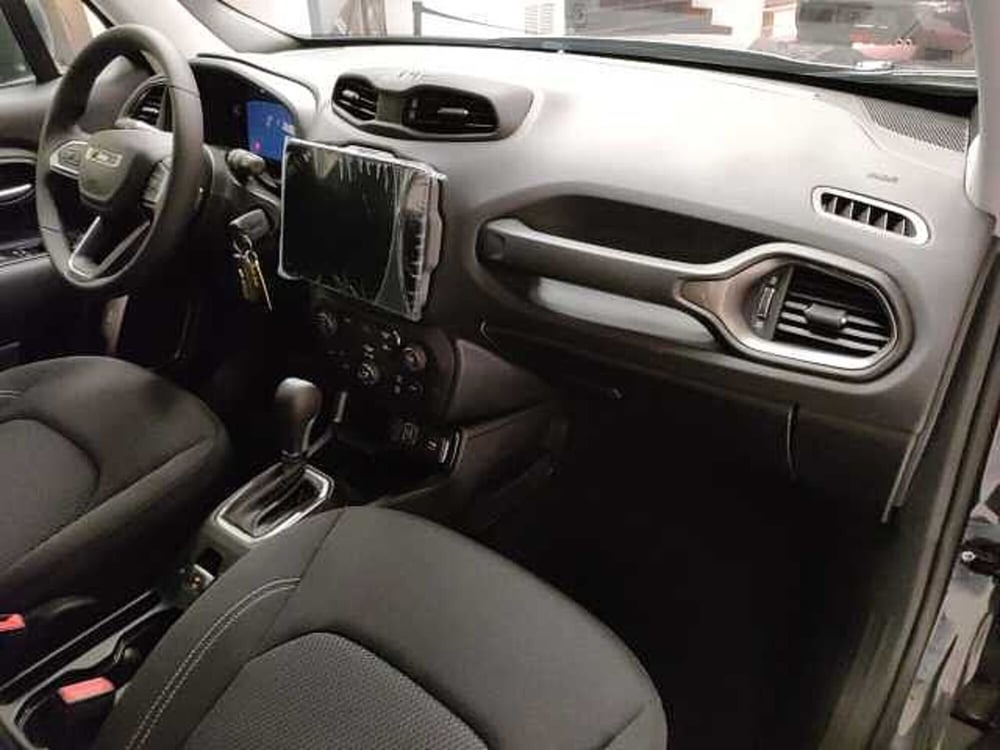 Jeep Renegade nuova a Teramo (12)