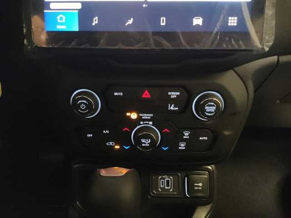 Jeep Renegade nuova a Teramo (20)