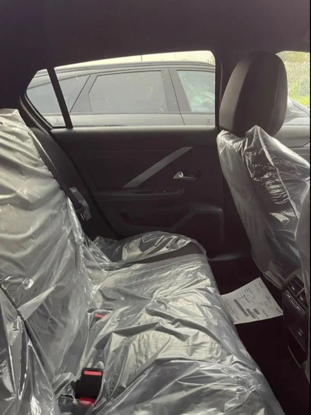 Opel Astra nuova a Latina (5)
