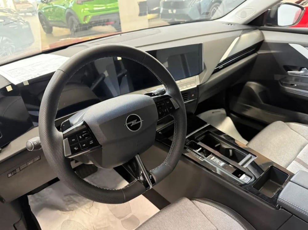 Opel Astra Station Wagon nuova a Latina (10)