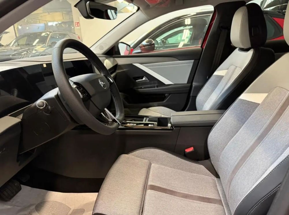 Opel Astra Station Wagon nuova a Latina (11)