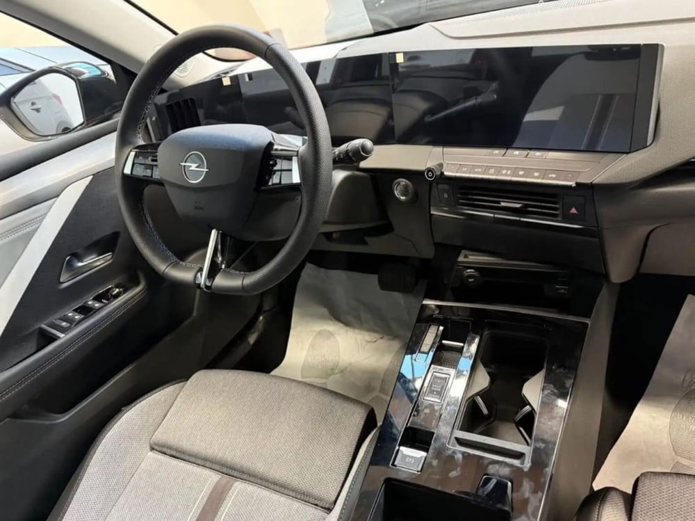 Opel Astra Station Wagon nuova a Latina (12)