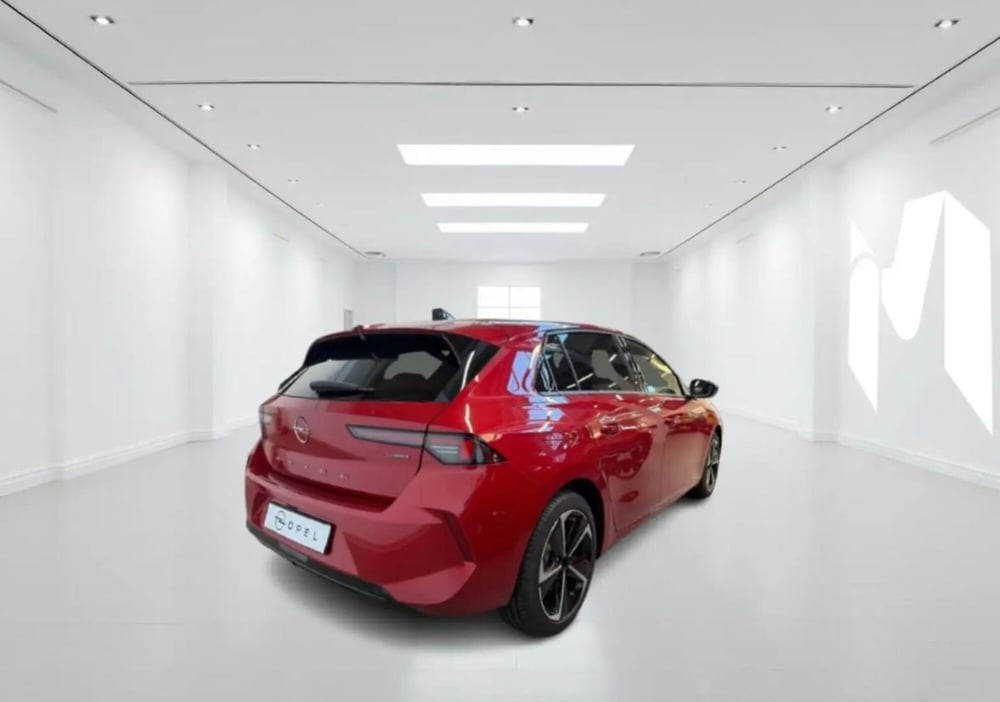 Opel Astra Station Wagon nuova a Latina (2)