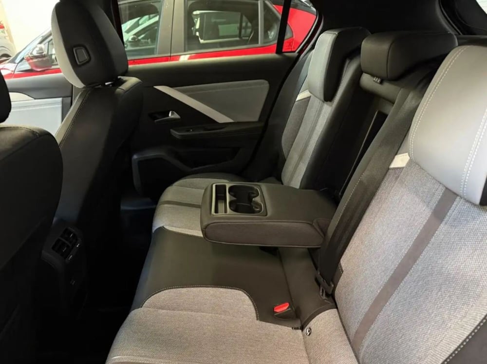 Opel Astra Station Wagon nuova a Latina (7)