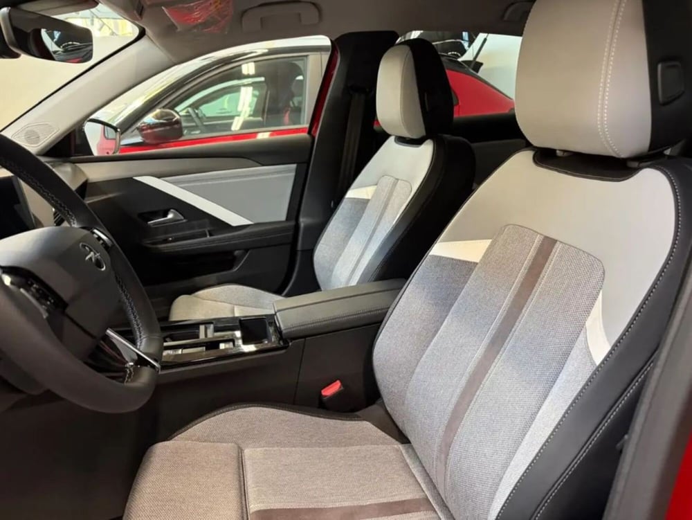 Opel Astra Station Wagon nuova a Latina (8)