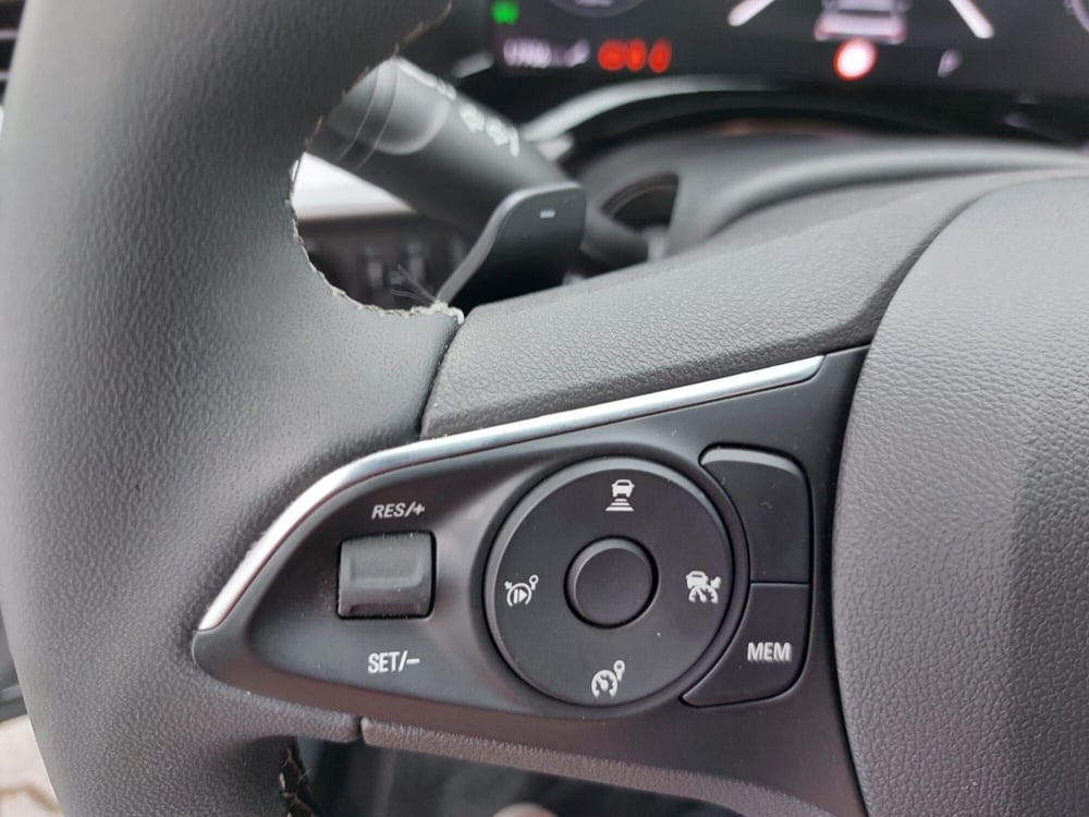 Opel Mokka usata a Pavia (11)