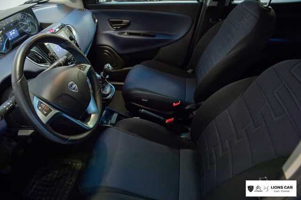 Lancia Ypsilon usata a Lodi (10)