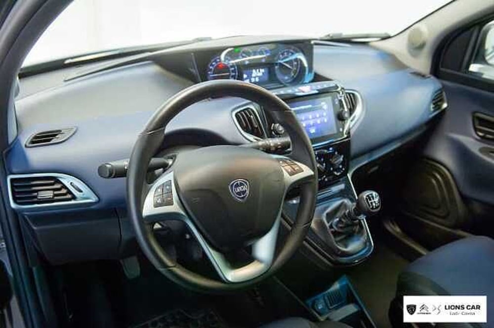 Lancia Ypsilon usata a Lodi (11)