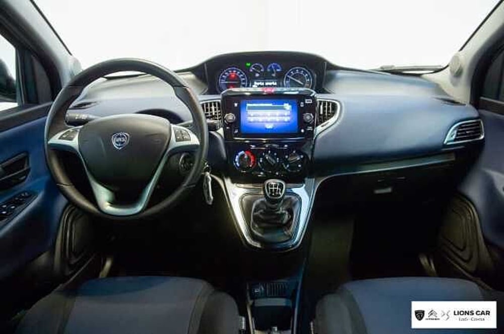 Lancia Ypsilon usata a Lodi (12)