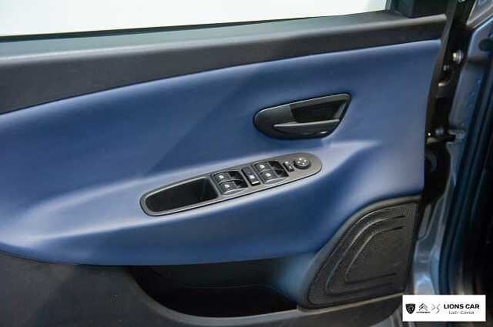 Lancia Ypsilon usata a Lodi (9)