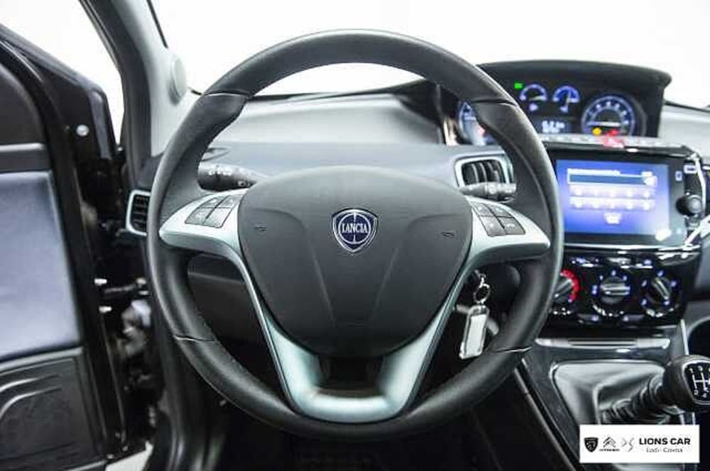 Lancia Ypsilon usata a Lodi (12)