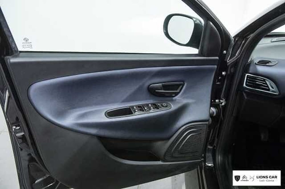 Lancia Ypsilon usata a Lodi (8)