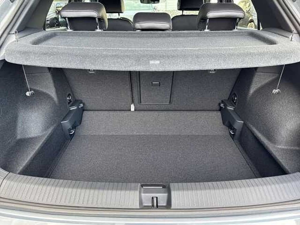Volkswagen T-Roc nuova a Napoli (17)
