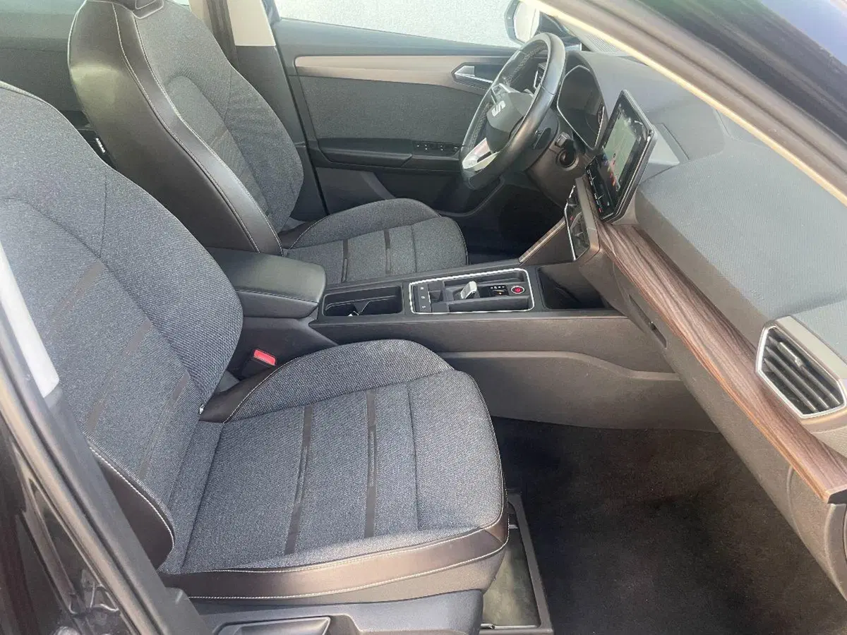 SEAT Leon ST usata a Lecce (16)