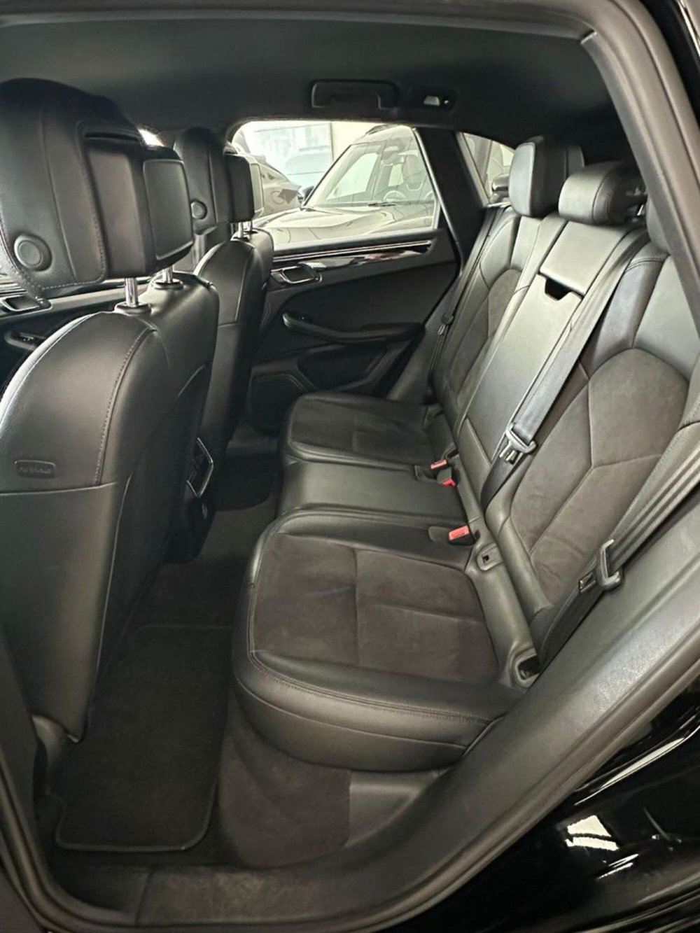 Porsche Macan usata a Napoli (11)