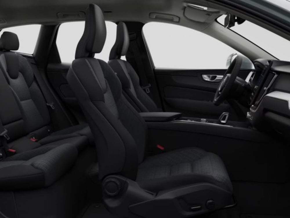 Volvo XC60 nuova a Modena (13)