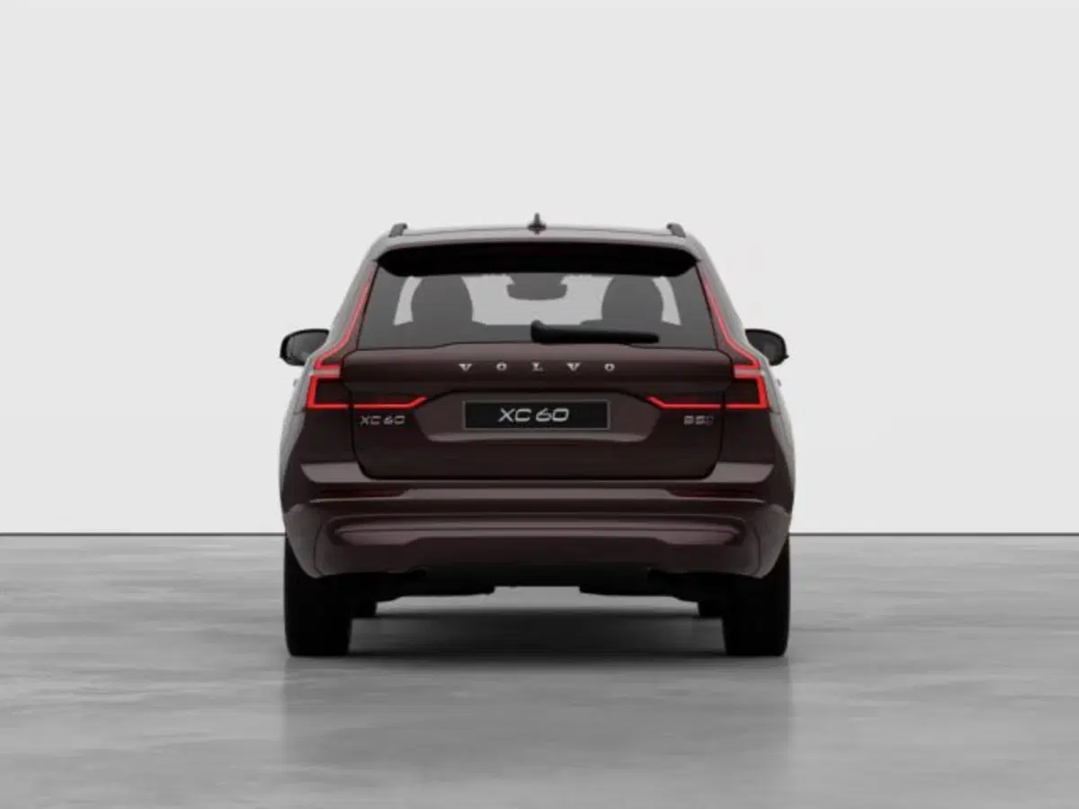 Volvo XC60 nuova a Modena (5)