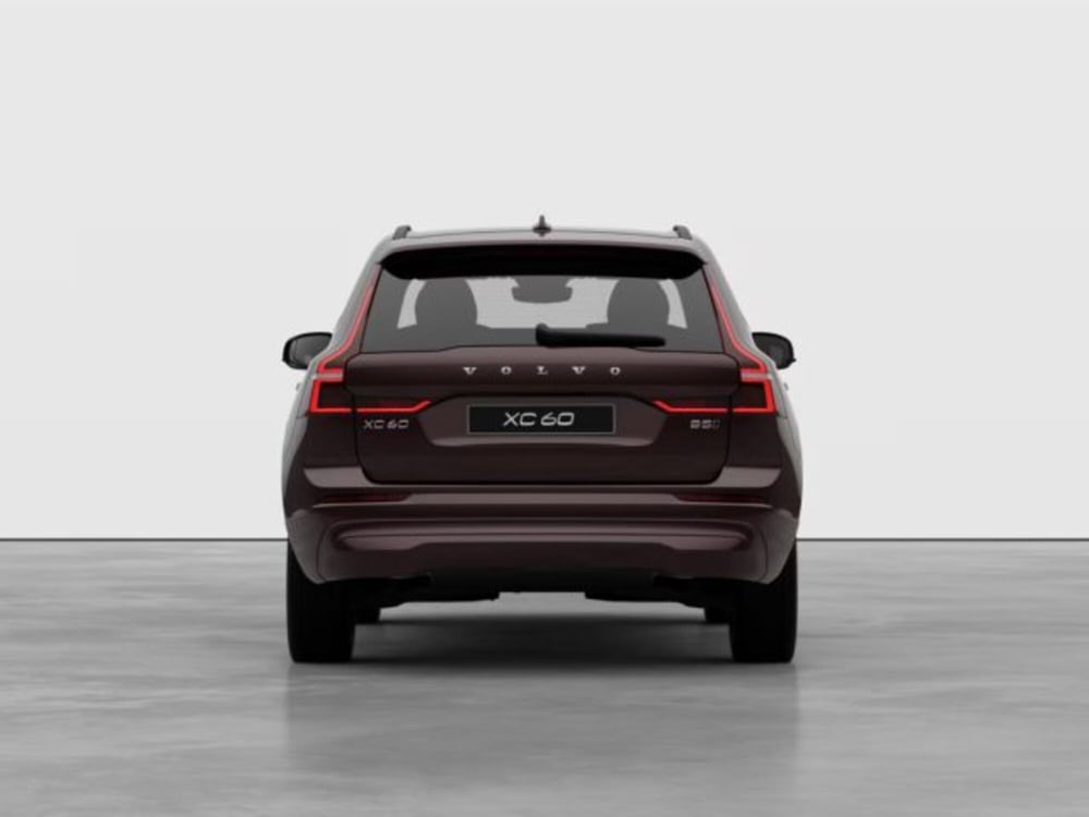 Volvo XC60 nuova a Modena (5)