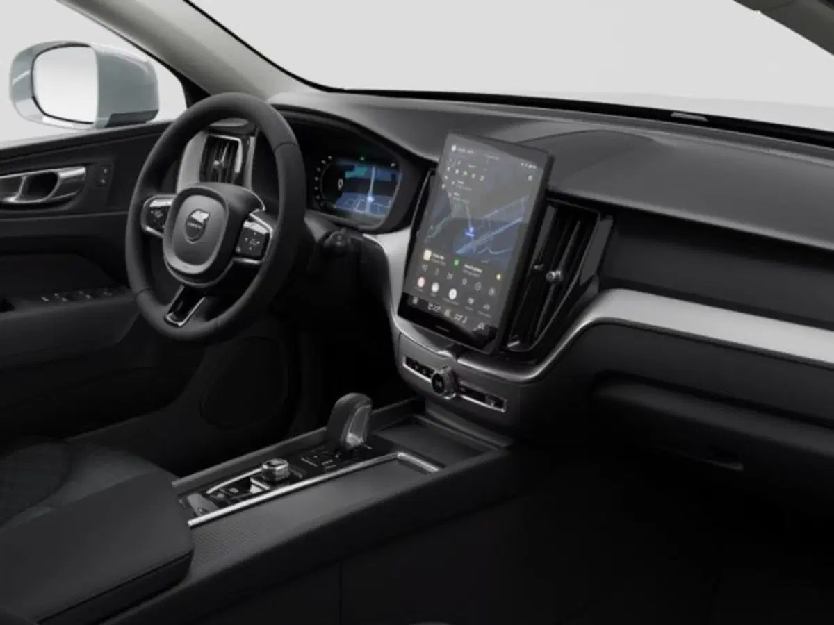Volvo XC60 nuova a Modena (10)