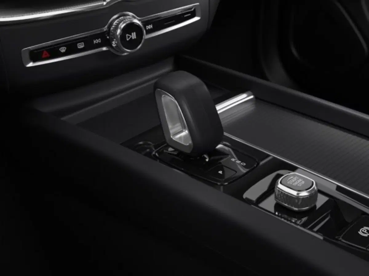 Volvo XC60 nuova a Modena (12)
