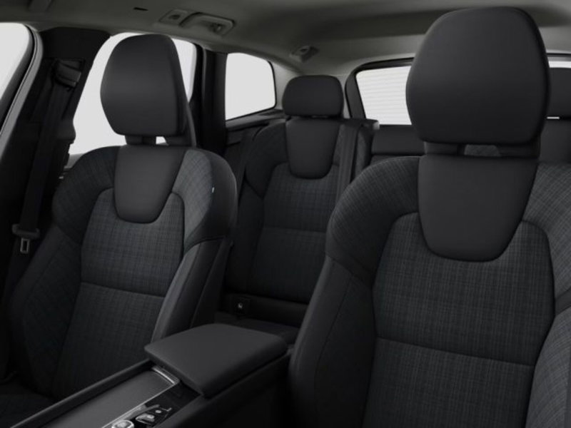 Volvo XC60 nuova a Modena (14)