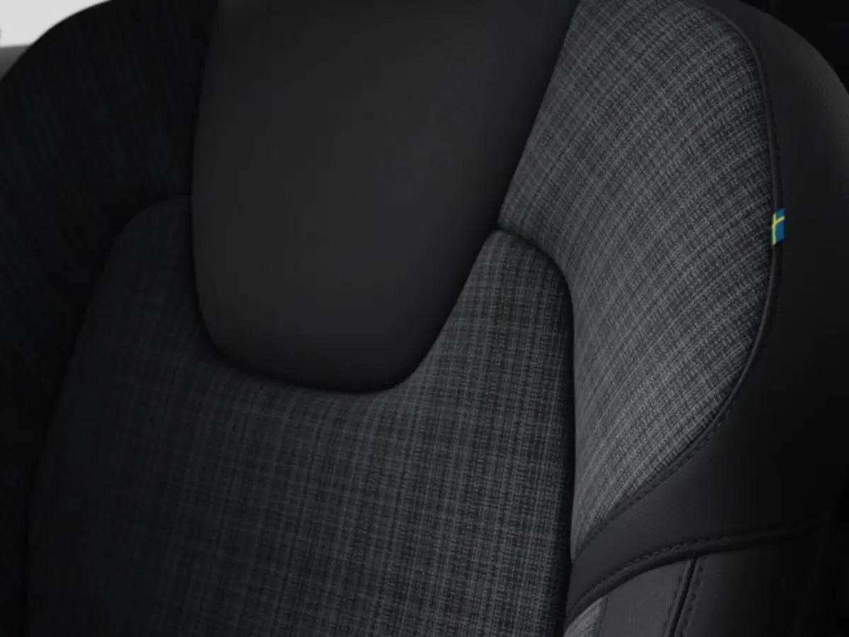 Volvo XC60 nuova a Modena (15)