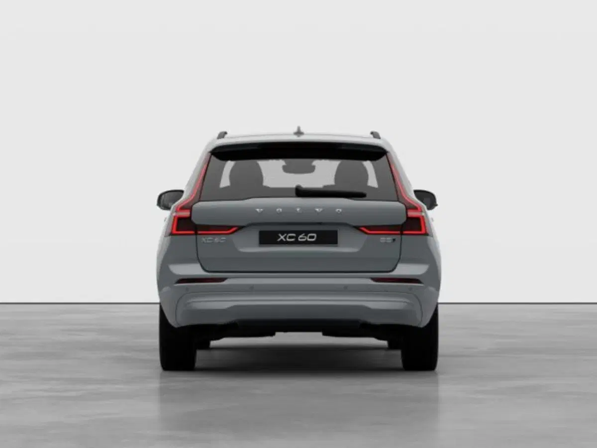 Volvo XC60 nuova a Modena (5)