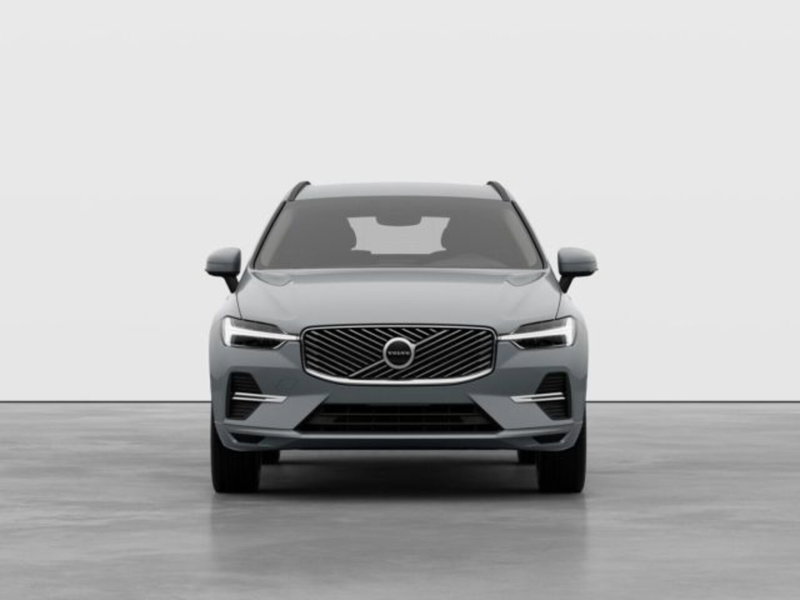 Volvo XC60 nuova a Modena (7)