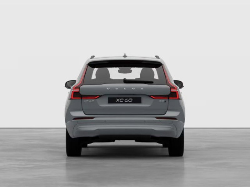 Volvo XC60 nuova a Modena (5)