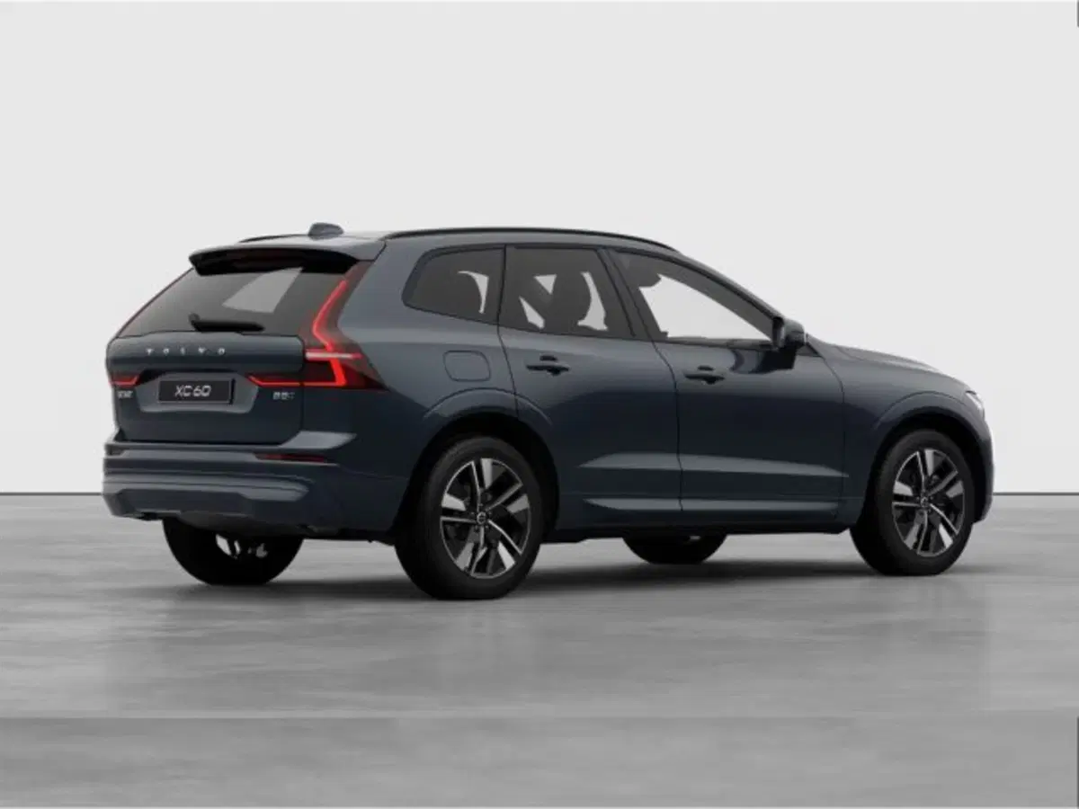 Volvo XC60 nuova a Modena (5)