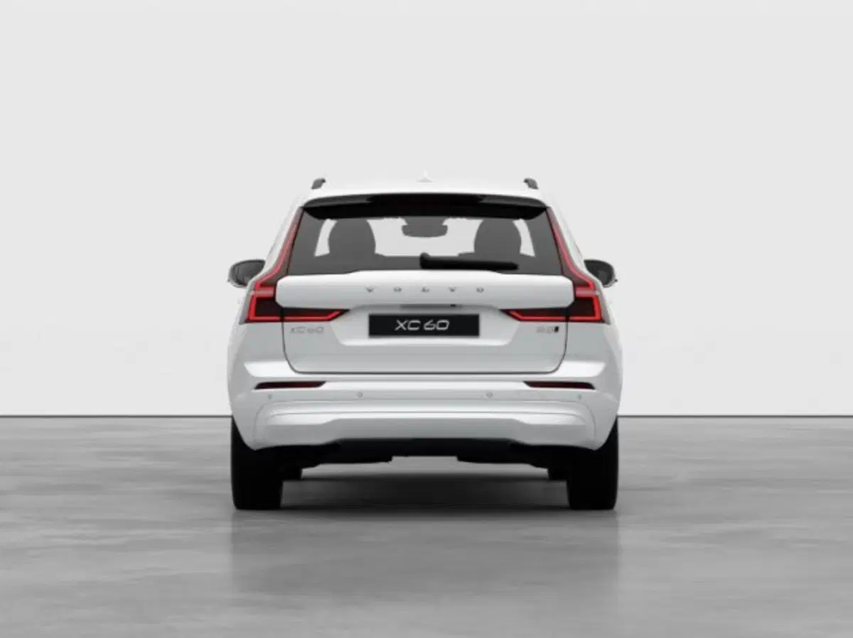 Volvo XC60 nuova a Modena (5)