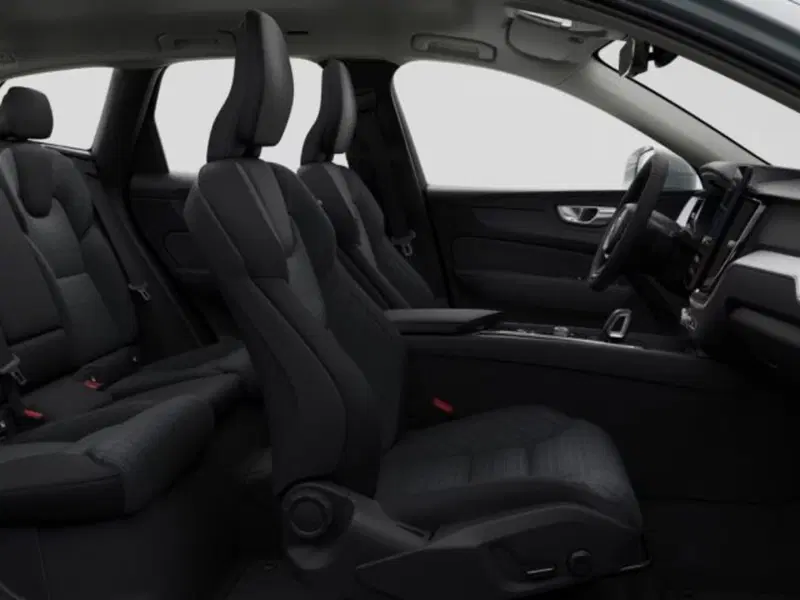 Volvo XC60 nuova a Modena (13)