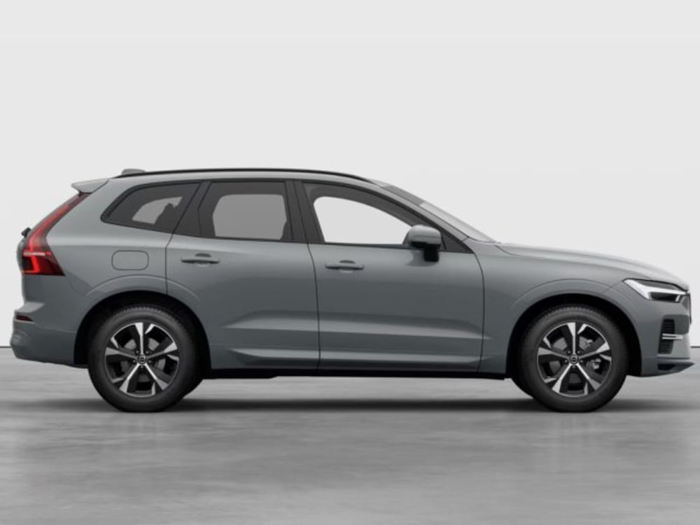 Volvo XC60 nuova a Modena (6)