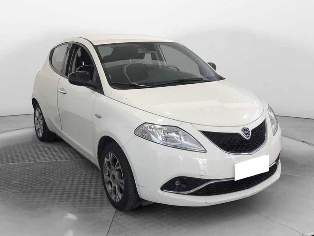 Lancia Ypsilon usata a Torino (3)