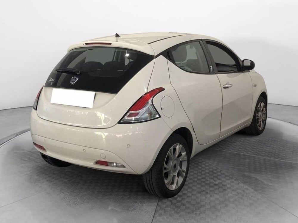 Lancia Ypsilon usata a Torino (4)