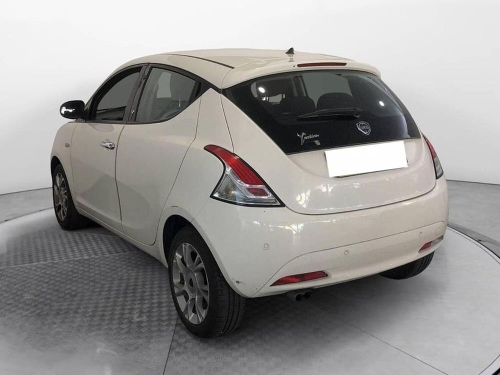 Lancia Ypsilon usata a Torino (6)