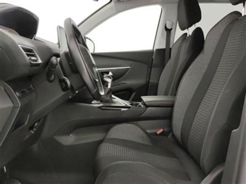 Peugeot 5008 usata a Bari (13)