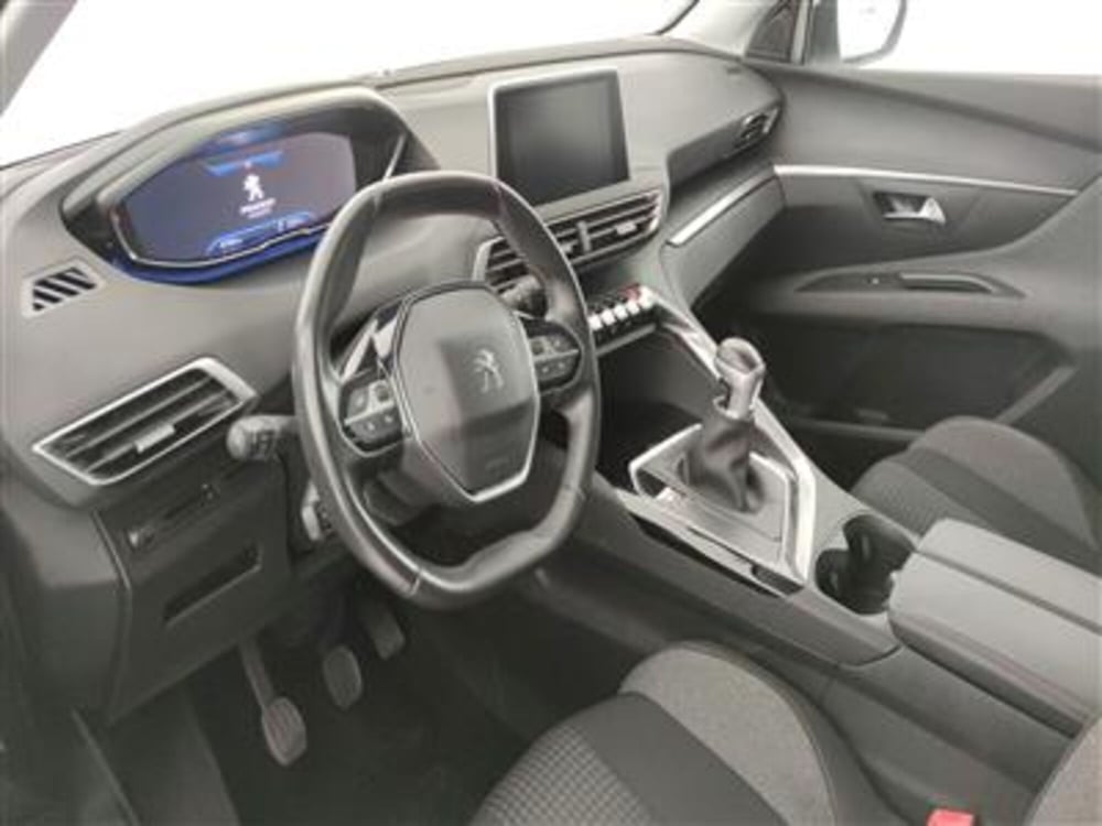 Peugeot 5008 usata a Bari (14)