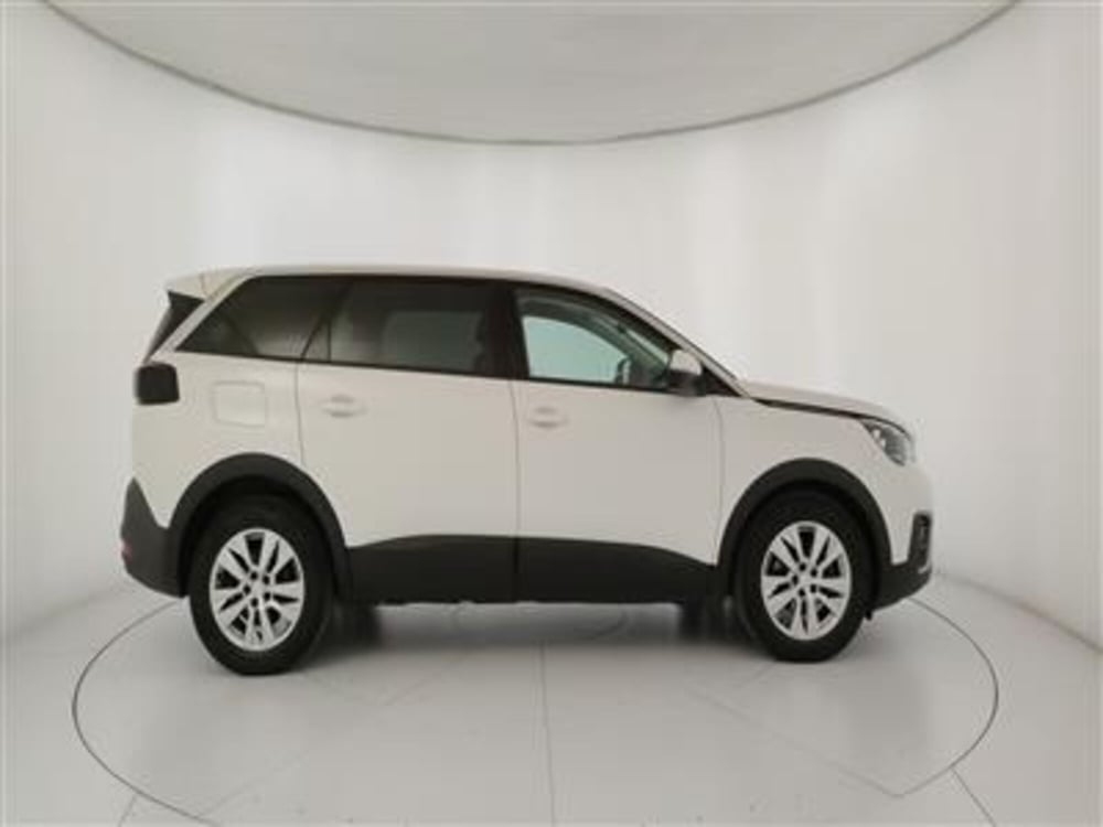 Peugeot 5008 usata a Bari (9)