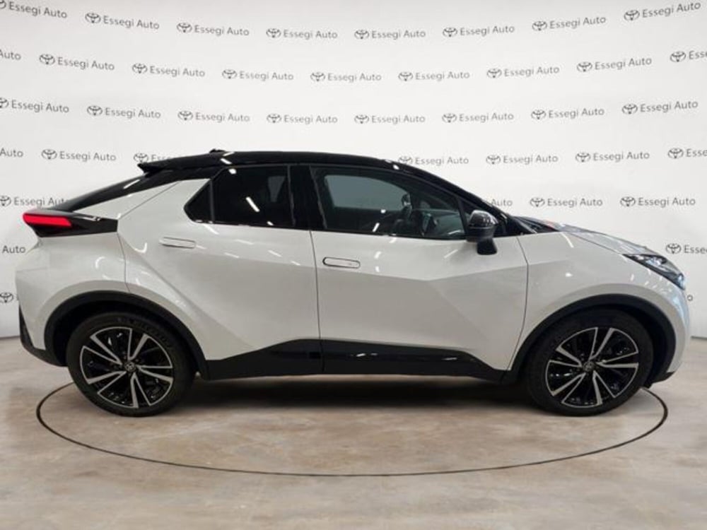 Toyota Toyota C-HR usata a Vercelli (14)
