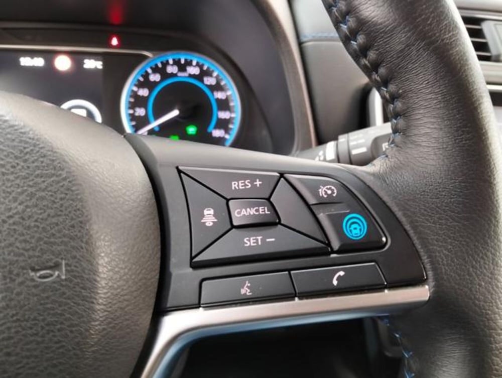 Nissan Leaf usata a Como (13)