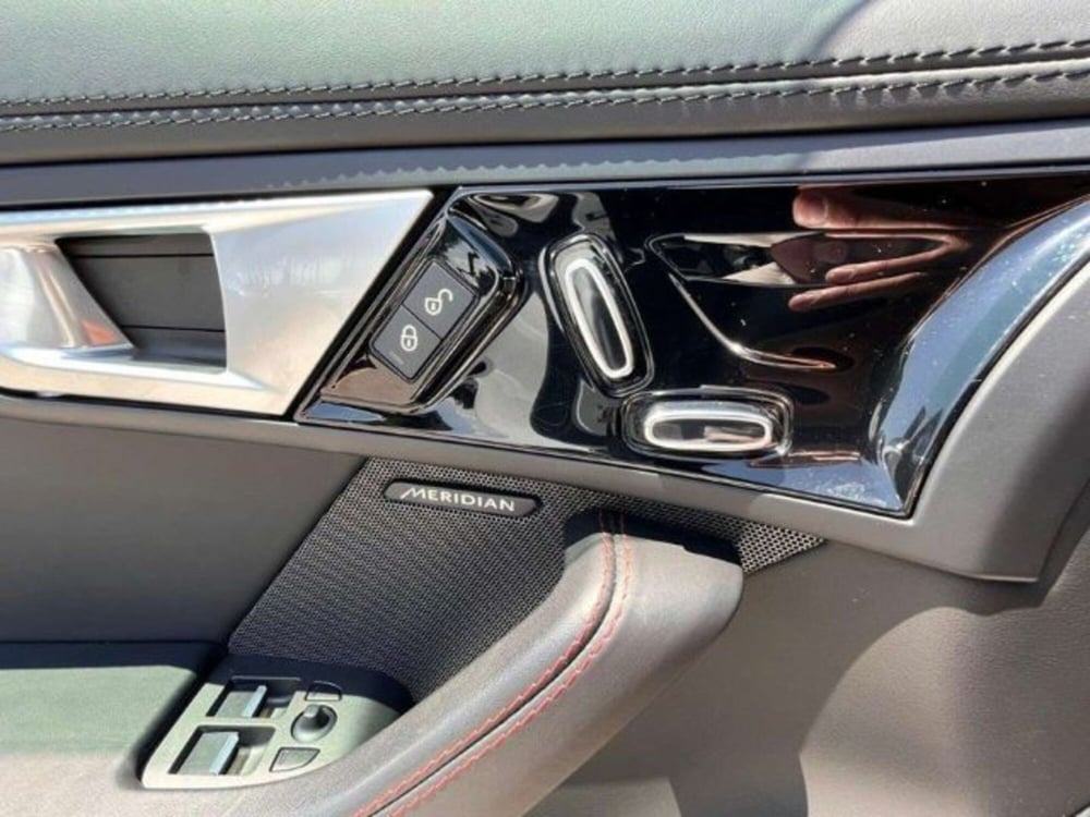 Jaguar F-Type Cabrio usata a Firenze (15)
