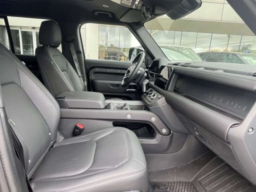 Land Rover Defender usata a Firenze (17)
