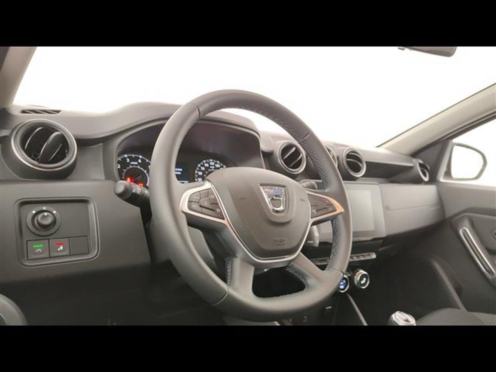 Dacia Duster usata a Milano (8)