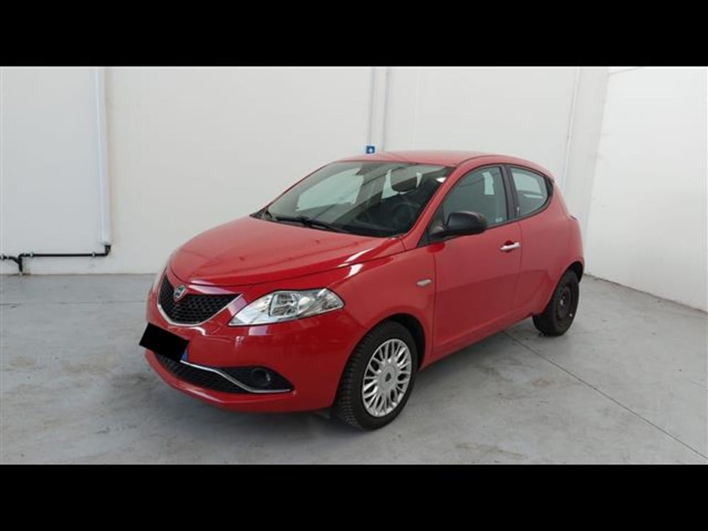Lancia Ypsilon usata a Asti
